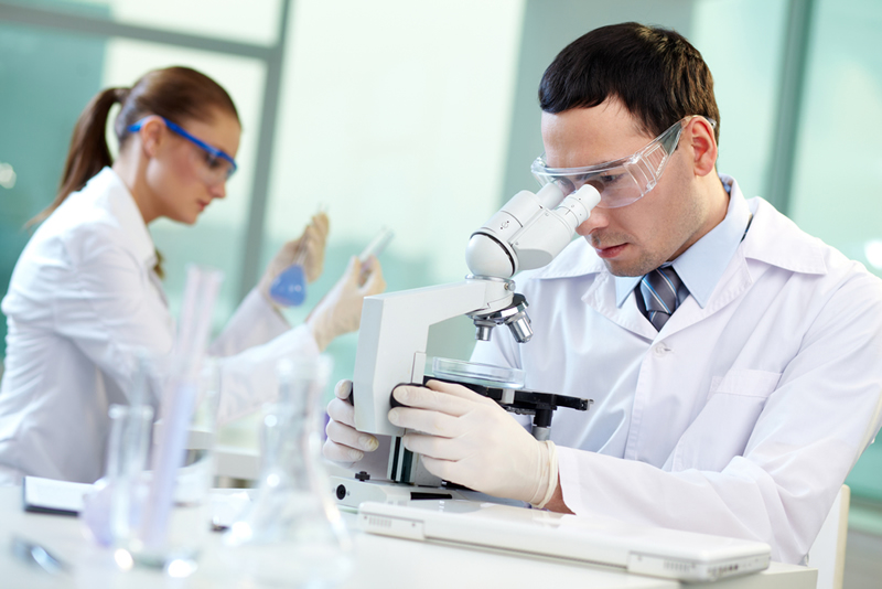 Medicina-personalizada-y-de-precision-en-laboratorios-clinicos-gr1b